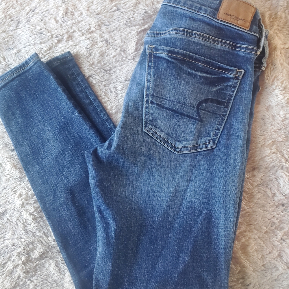 American Eagle Outfitters Women's Skinny Jeans - Medium Blue Wash